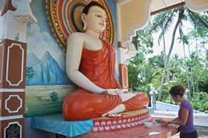 witynia w Colombo podczas powrotu na lotnisko z jednym z wikszych posgw Buddhy na Sri Lance
